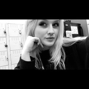 Meet your Posher, Ambar